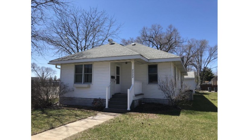 2222 16th St S La Crosse, WI 54601 by Bluffside Real Estate, LLC $229,900