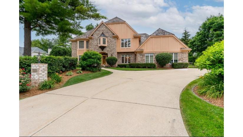 3205 Brehon Ct Brookfield, WI 53005 by Homeowners Concept $754,900