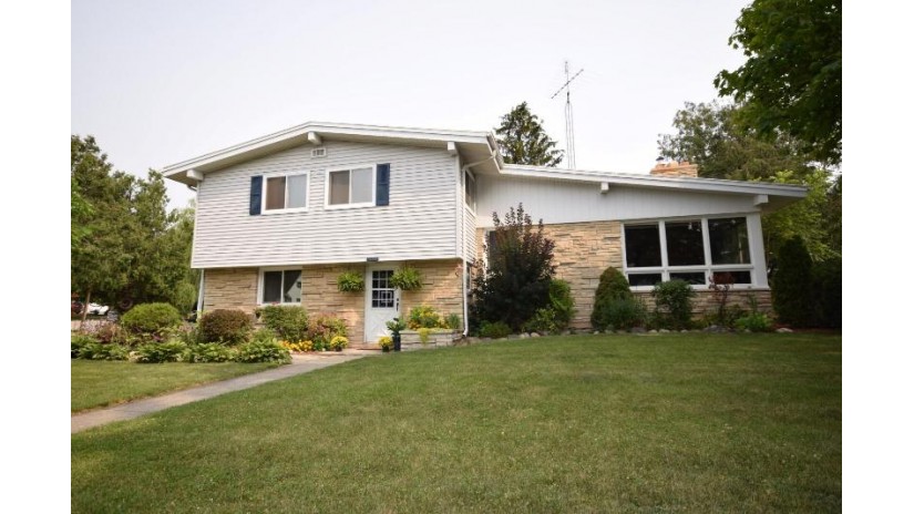 230 Clinton St Kewaskum, WI 53040 by Emmer Real Estate Group $289,900