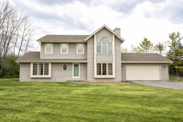 10038 N Brookdale Dr, Mequon, WI 53092-5702