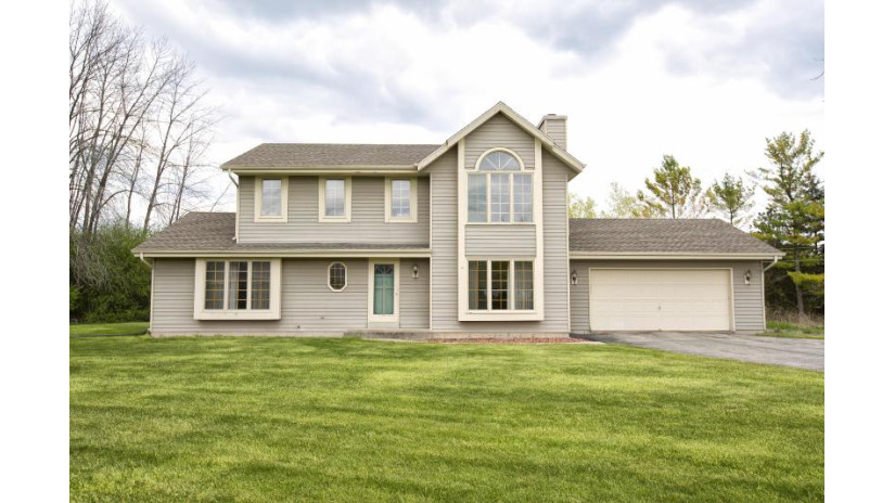 10038 N Brookdale Dr Mequon, WI 53092 by Rubins Realty, LLC $424,900