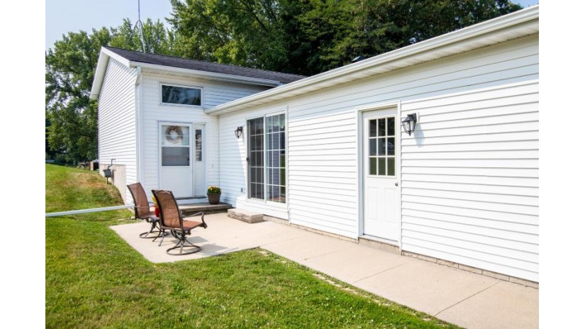 921 Prospect Ave Beaver Dam, WI 53916 by Coldwell Banker Realty $174,900