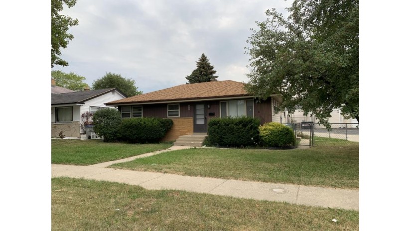 7906 W Congress St Milwaukee, WI 53218 by Grapevine Realty $134,900