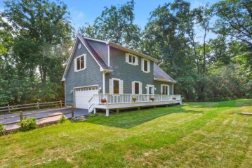 W4715 Hillcrest Dr, Linn, WI 53125-1901