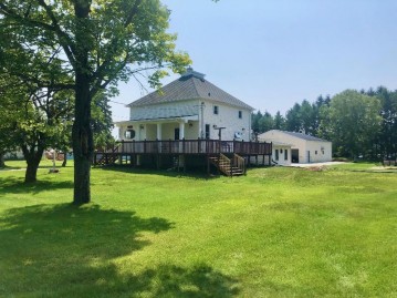 2925 10th St, Two Rivers, WI 54241