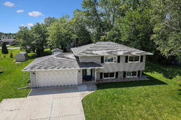 2109 Hickory Ln, New Holstein, WI 53061