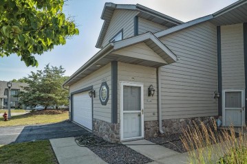 5341 S Hidden Dr, Greenfield, WI 53221
