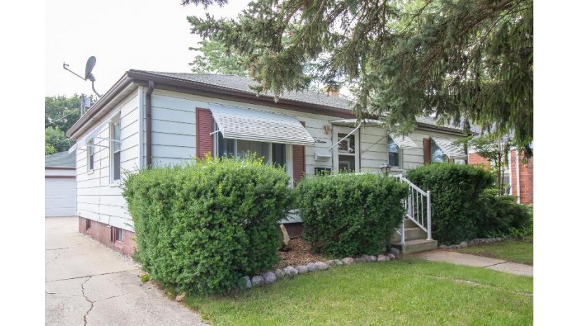 3414 La Salle St Racine, WI 53402 by Berkshire Hathaway HomeServices Metro Realty-Racin $139,900