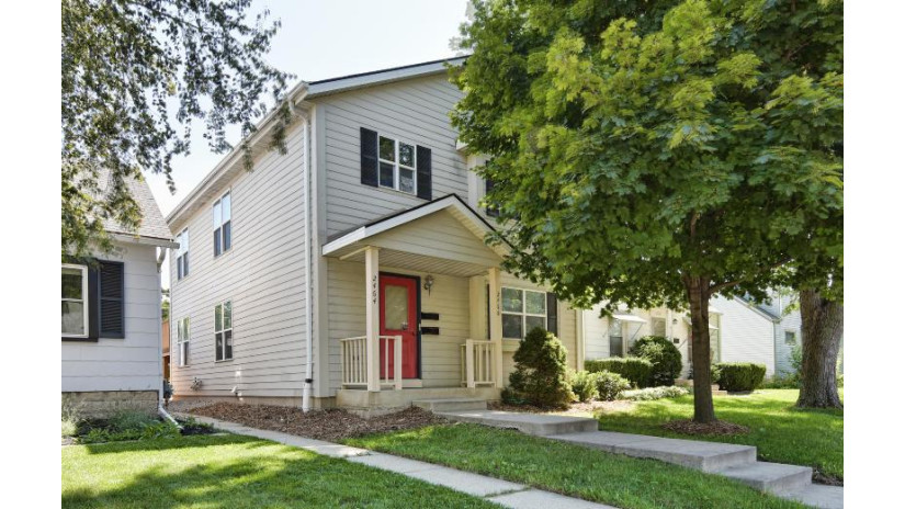 2464 S 76th St West Allis, WI 53219 by Premier Point Realty LLC $219,900