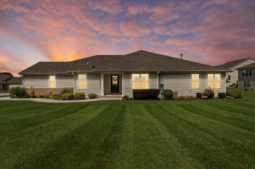 475 Woodfield Cir, Waterford, WI 53185