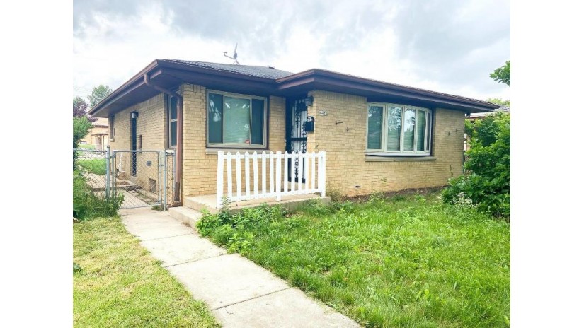 4453 N 72nd St Milwaukee, WI 53218 by Homestead Realty, Inc $154,900