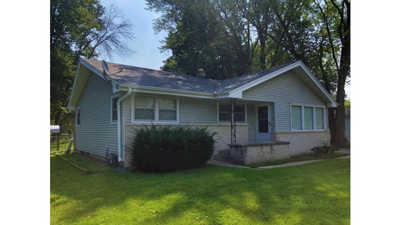 8540 N 48th St Brown Deer, WI 53223 by Alliance Real Estate Group, LLC $205,000