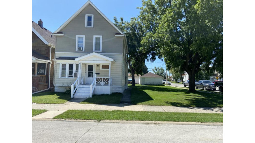 827 Minnesota Ave South Milwaukee, WI 53172 by Homestead Realty, Inc $199,900