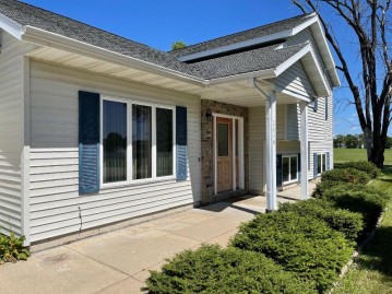 2010 S Stonewood Ct, Sparta, WI 54656-2500