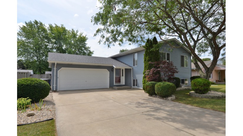 2905 Concord Dr Racine, WI 53403 by Shorewest Realtors $230,000