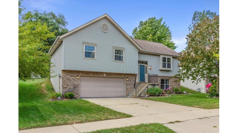 1418 Walsh Acres Dr West Bend, WI 53095 by HomeWire Realty $289,900