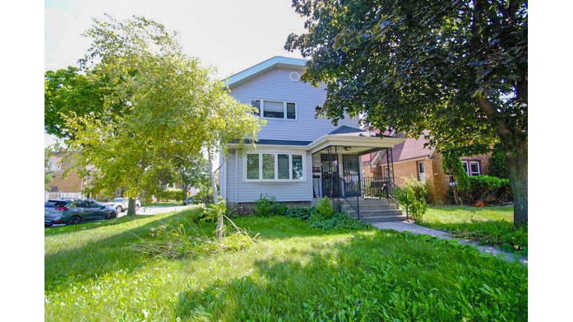 5405 W National Ave 5409 West Milwaukee, WI 53214 by Shorewest Realtors $189,800