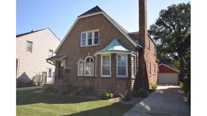 2620 N 73rd St 2622 Wauwatosa, WI 53213 by Emmer Real Estate Group $334,900