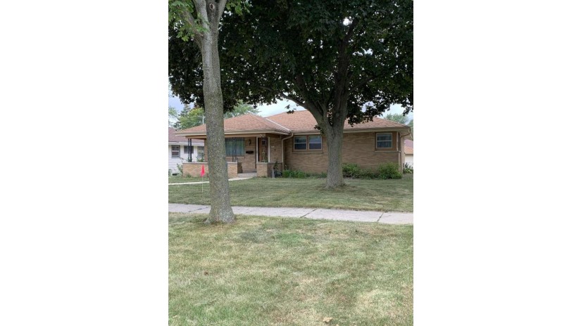 3745 S 84th St Milwaukee, WI 53228 by Homestead Realty, Inc $170,000