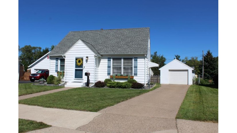 1919 21st Ter S La Crosse, WI 54601 by Viking Realty, Inc $189,900