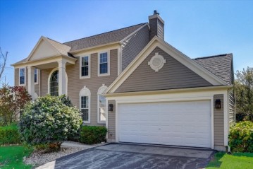 2813 Emslie Dr, Waukesha, WI 53188