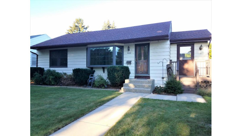 4103 S Lipton Ave Saint Francis, WI 53235 by Andrew's Realty $204,000