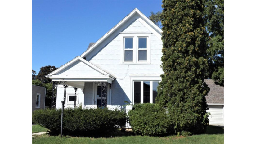 1124 S 23rd St Manitowoc, WI 54220 by Coldwell Banker Real Estate Group~Manitowoc $75,000