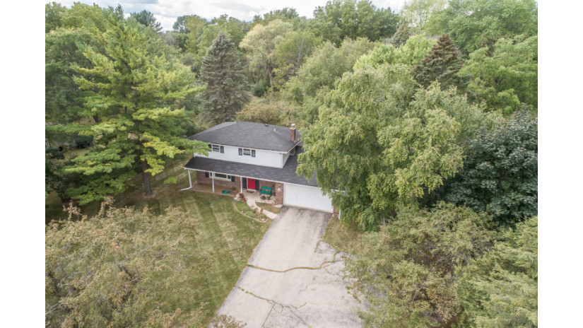 W250S3893 Center Rd Waukesha, WI 53189 by Shorewest Realtors $295,000