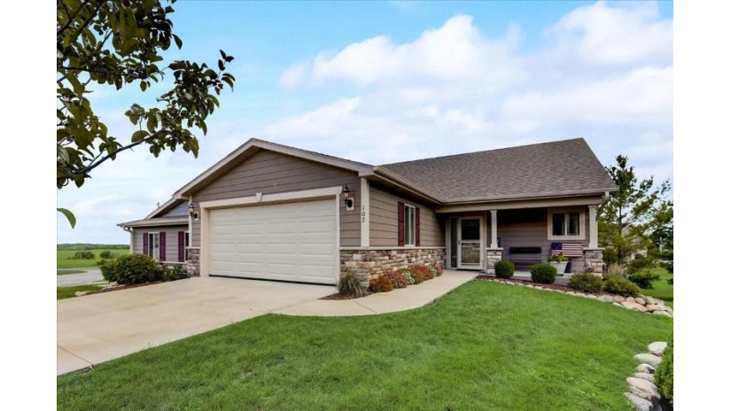 107 Walnut Ridge Dr Union Grove, WI 53182 by Berkshire Hathaway HomeServices Metro Realty-Racin $269,900