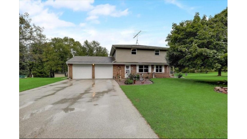 W1185 Lorries Ln Auburn, WI 53010 by Coldwell Banker Realty $309,900