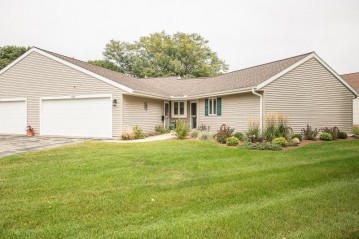 1506 Raveen St, Fort Atkinson, WI 53538
