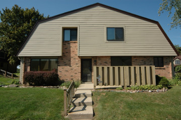 8673 N 73rd St, Milwaukee, WI 53223-2601