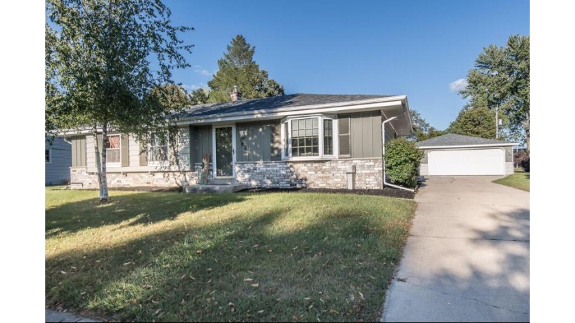 1827 Hemit Ave Waukesha, WI 53189 by List 4 Less MLS of WI $299,900