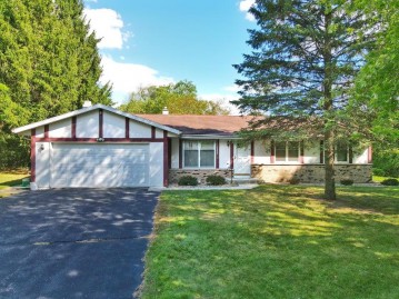 N1514 Cummings Dr, Koshkonong, WI 53538