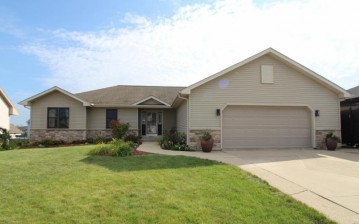 8501 Ivanhoe Pl, Sturtevant, WI 53177-2996