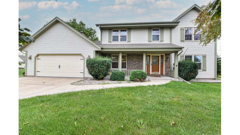 N108W14785 Bel Aire Ln Germantown, WI 53022 by Shorewest Realtors $398,900