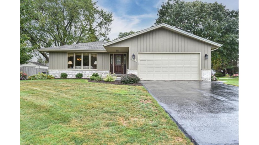 1101 Palamino Dr Caledonia, WI 53402 by LaGalbo Realty, LLC. $284,900