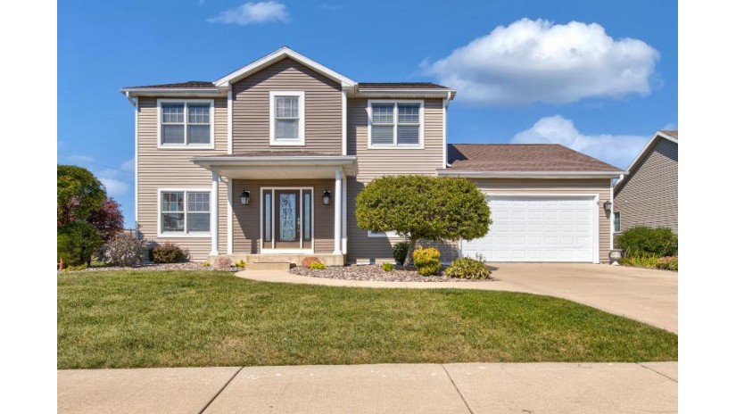 2506 15th Pl Kenosha, WI 53140 by Vylla Home $339,900