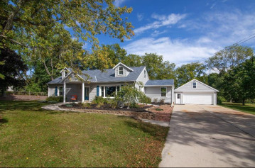 1212 Hillside Rd, Richfield, WI 53033-9532