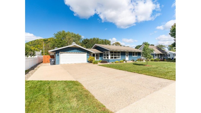 4015 Riverview Dr La Crosse, WI 54601 by RE/MAX Results $194,900