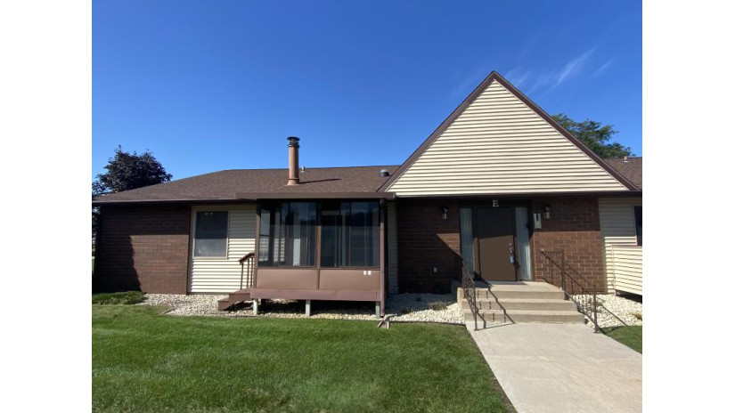 730 10th Ave N E2 Onalaska, WI 54650 by Gerrard-Hoeschler, REALTORS $134,900