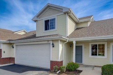 803 Cumberland Ln, Port Washington, WI 53074