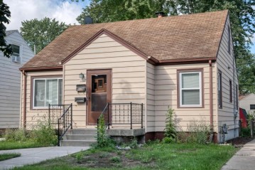 5009 N 125th St, Butler, WI 53007-1301