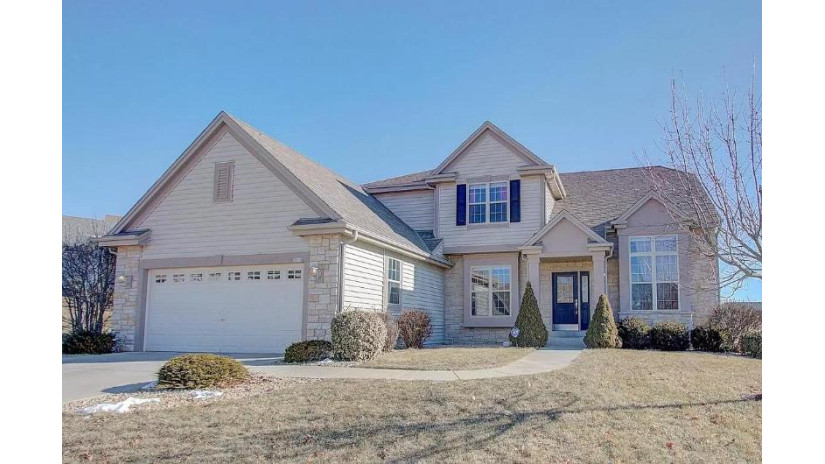 3515 Fiddlers Creek Dr Waukesha, WI 53188 by Birchwood Properties LLC $500,000