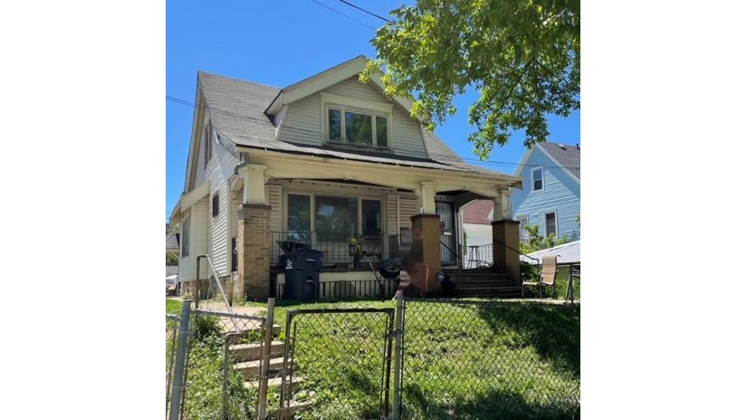 2919 W Concordia Ave Milwaukee, WI 53216 by RE/MAX Xpress $35,000