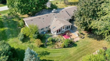 4660 Imperial Dr, Brookfield, WI 53045-1119