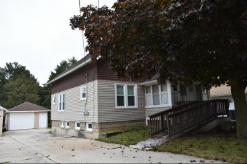 102 W Wisconsin Ave, Cedar Grove, WI 53013