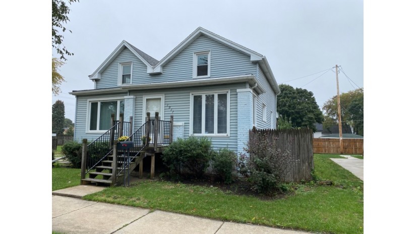 1917 Carlisle Ave Racine, WI 53404 by Shorewest Realtors $115,000