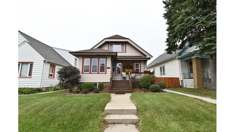 3266 S 12th St 3266A Milwaukee, WI 53215 by Shorewest Realtors $279,000