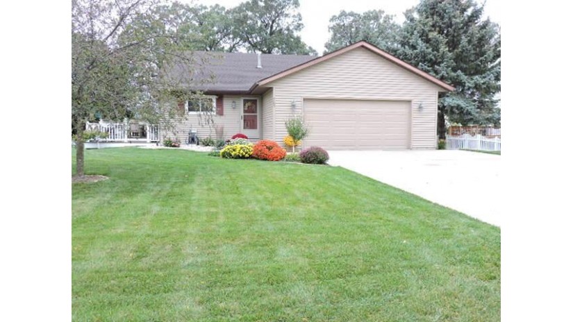 705 Lexington Blvd Fort Atkinson, WI 53538 by RE/MAX Preferred~Ft. Atkinson $279,900